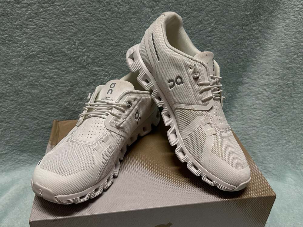On Cloud 5 Women's Running Shoes in Undyed-White / White